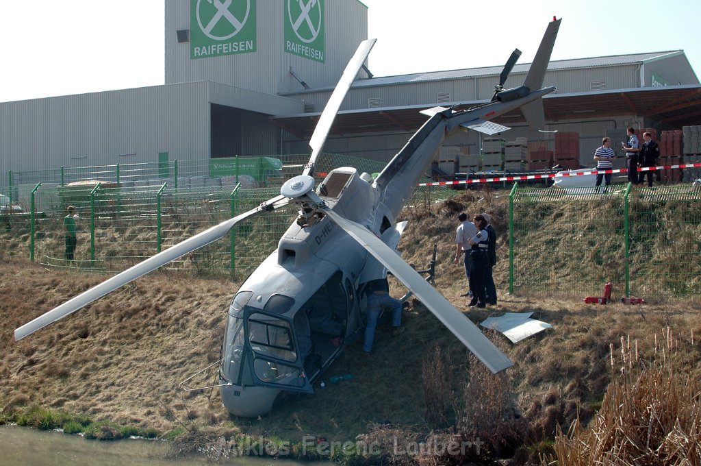 Hubschrauber abgestuerzt Ahrweiler Gelsdorf P28.JPG